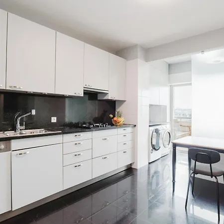 Hostwise - Elegant Riverfront Flat | Pool & Sports * Valbom (Gondomar)