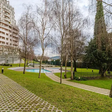 Hostwise - Elegant Riverfront Flat | Pool & Sports Daire Valbom (Gondomar)