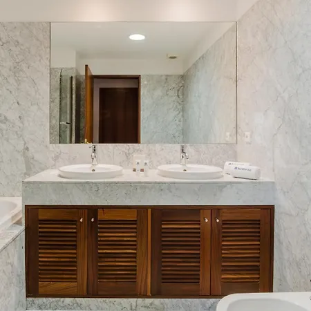 Elegant Riverfront Flat | Pool & Sports By Host Wise * Valbom (Gondomar)