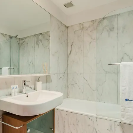 Elegant Riverfront Flat | Pool & Sports By Host Wise Apartmán Valbom (Gondomar)