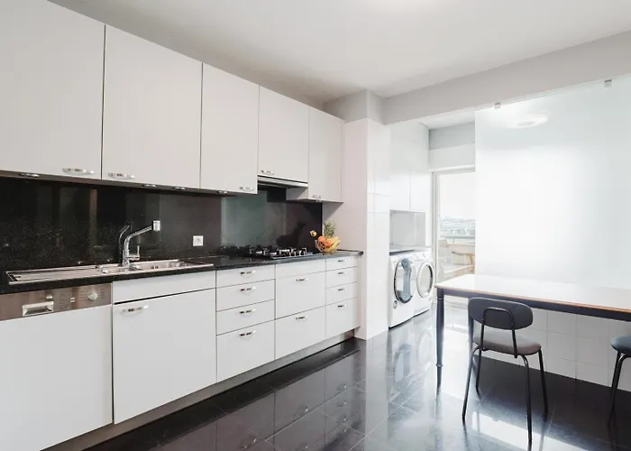 Elegant Riverfront Flat | Pool & Sports By Host Wise * Valbom (Gondomar)