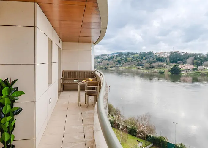 아파트 Elegant Riverfront Flat | Pool & Sports By Host Wise Valbom (Gondomar)