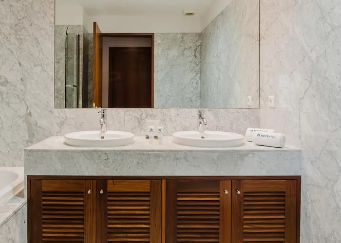 Elegant Riverfront Flat | Pool & Sports By Host Wise * Valbom (Gondomar)