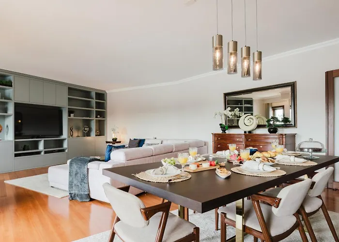 Lejlighed Elegant Riverfront Flat | Pool & Sports By Host Wise *