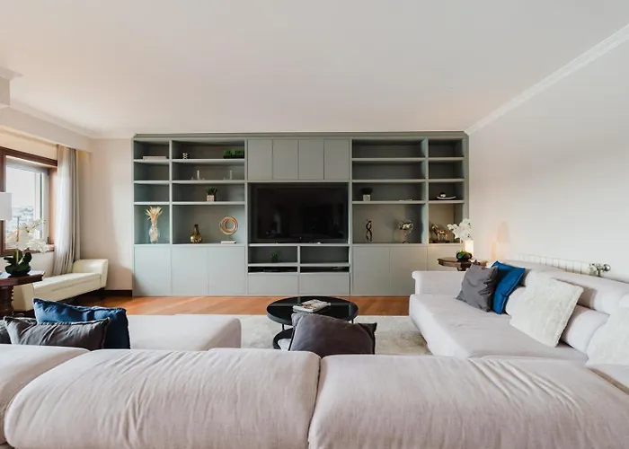 Elegant Riverfront Flat | Pool & Sports By Host Wise * Valbom (Gondomar)