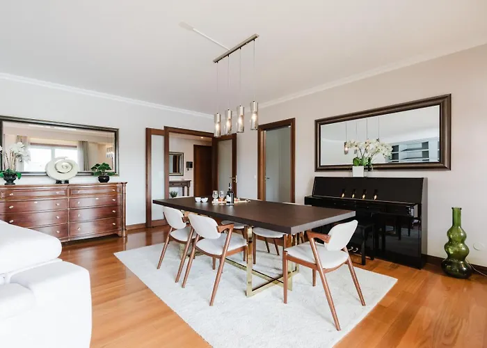 Elegant Riverfront Flat | Pool & Sports By Host Wise