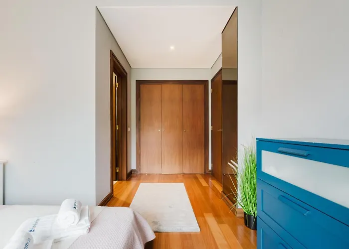 Elegant Riverfront Flat | Pool & Sports By Host Wise * Valbom (Gondomar)