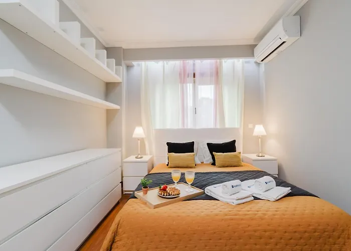 Elegant Riverfront Flat | Pool & Sports By Host Wise * Valbom (Gondomar)