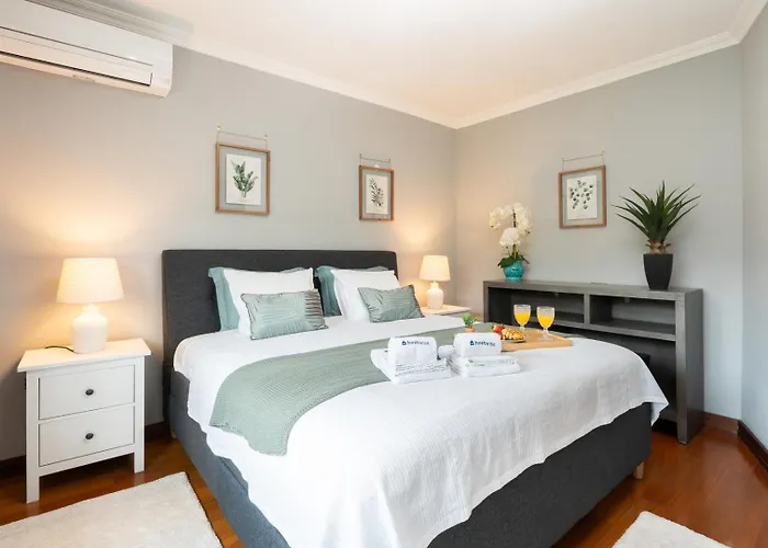 Elegant Riverfront Flat | Pool & Sports By Host Wise Valbom (Gondomar)